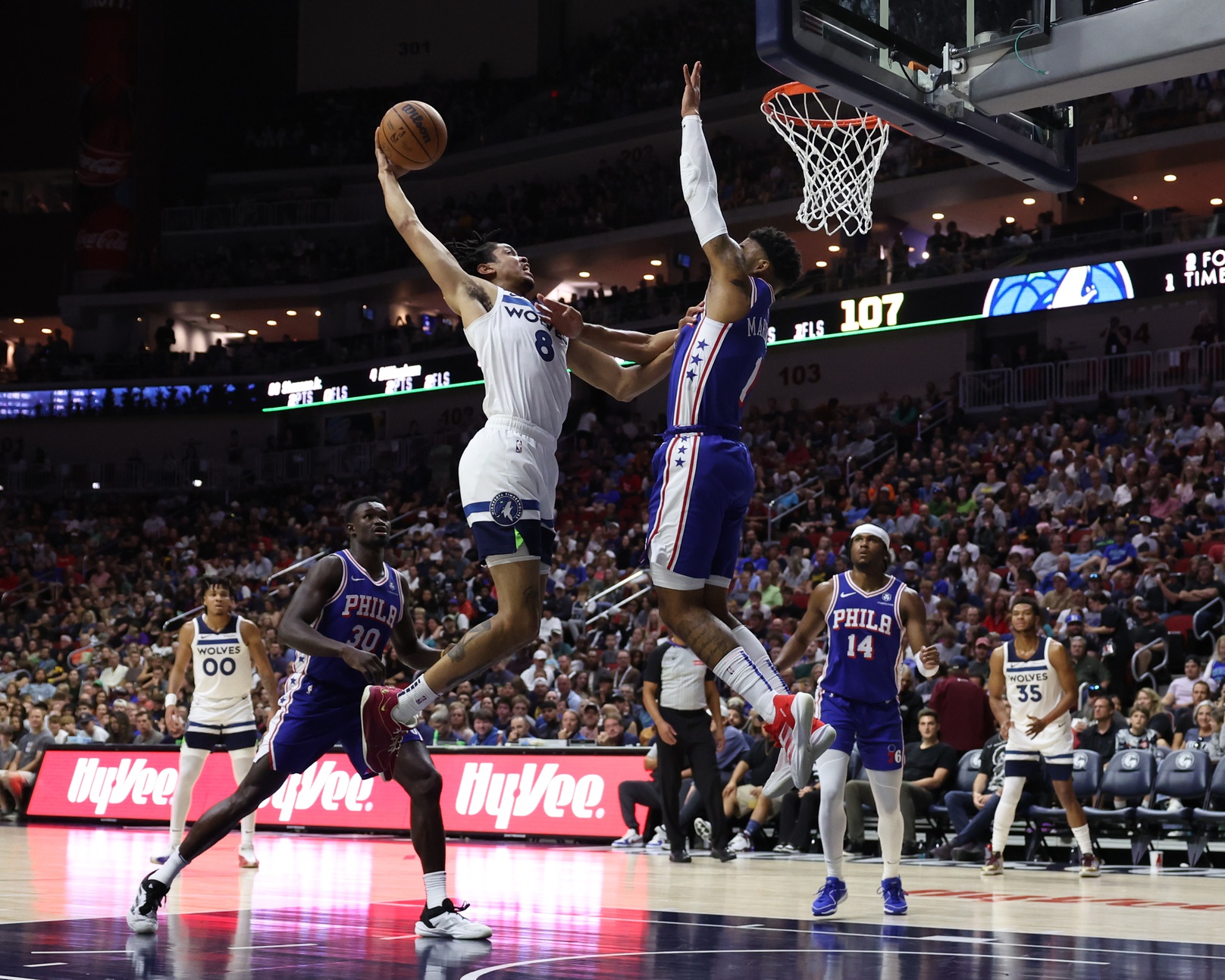 Josh Minott avec les Wolves