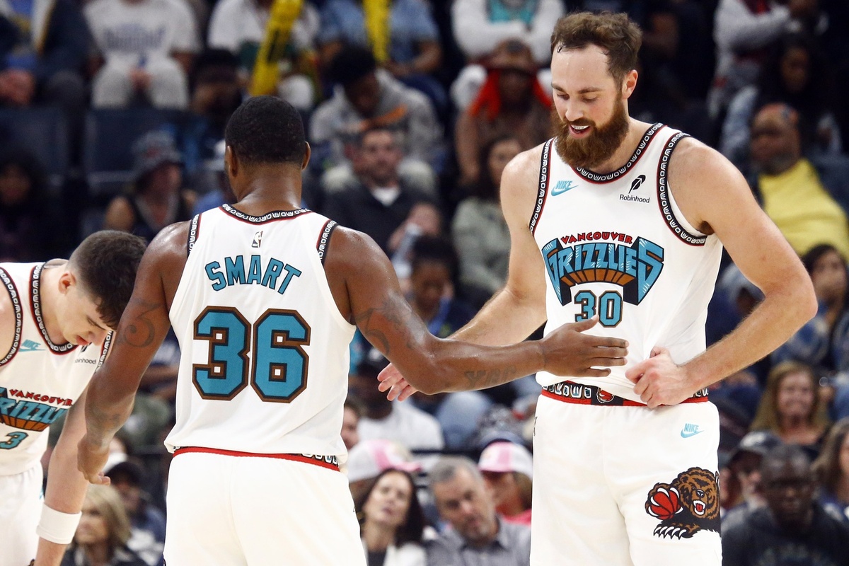 Jay Huff et les Grizzlies