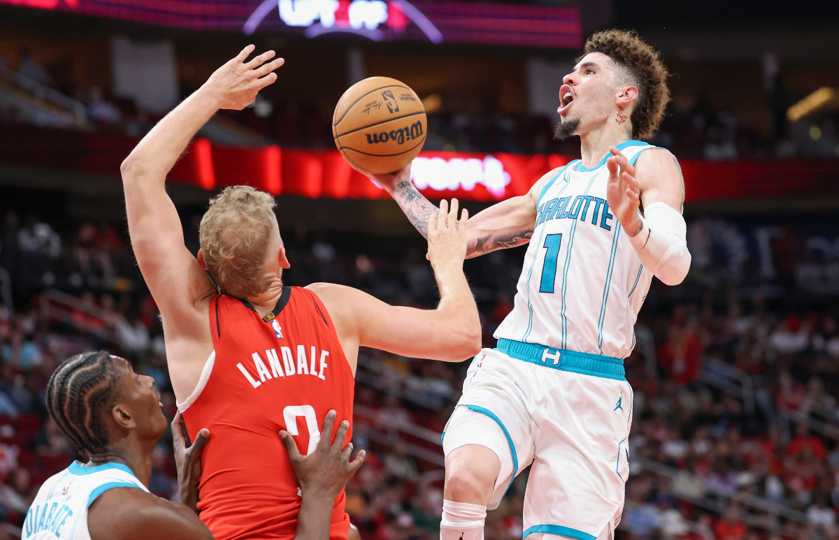 LaMelo Ball face aux Rockets