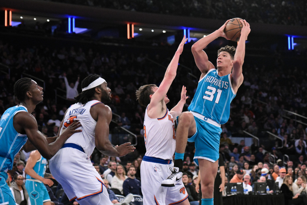 Pour percer vite à Charlotte, Tidjane Salaün s'inspire de Kobe Bryant •  Basket USA