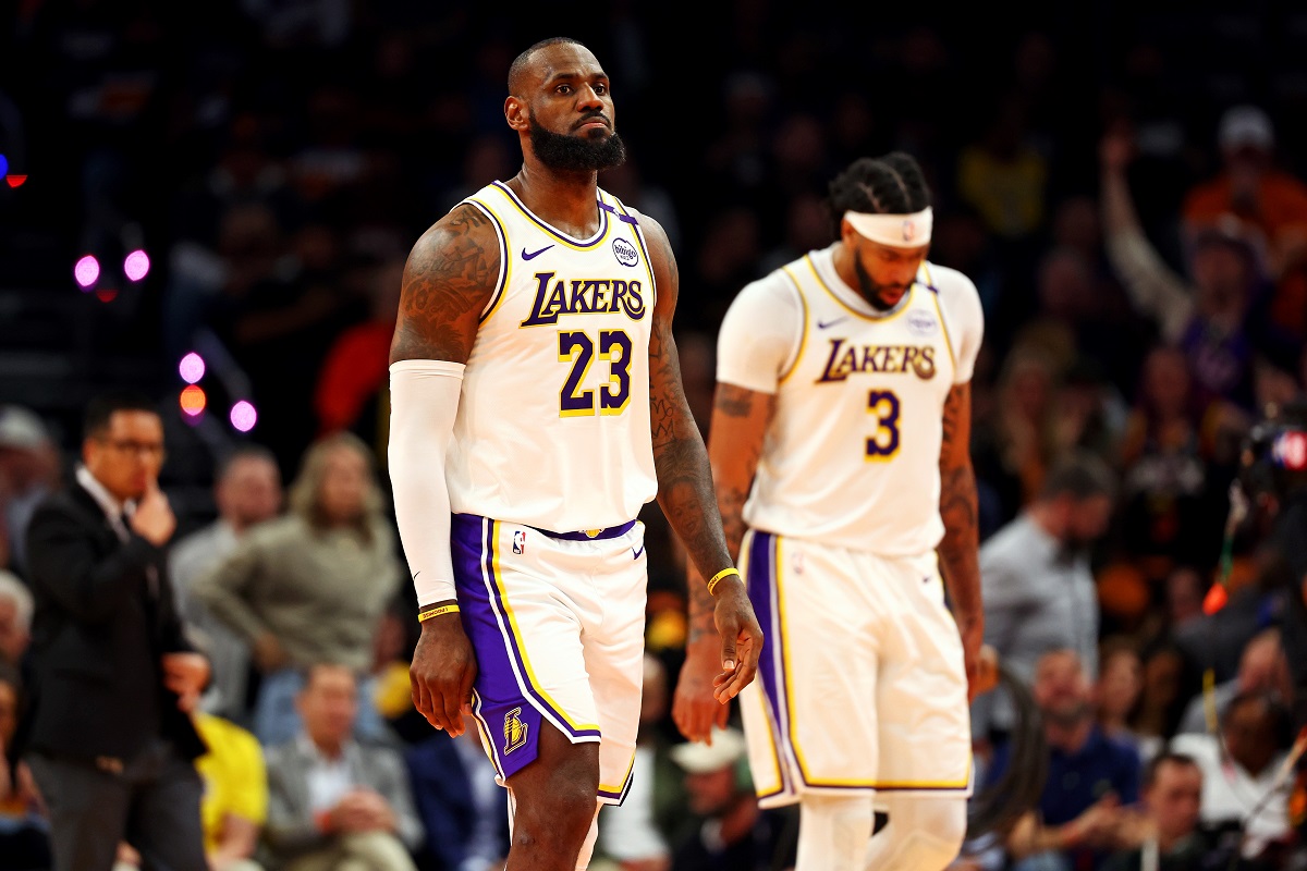LeBron James et Anthony Davis (Lakers) contre les Suns