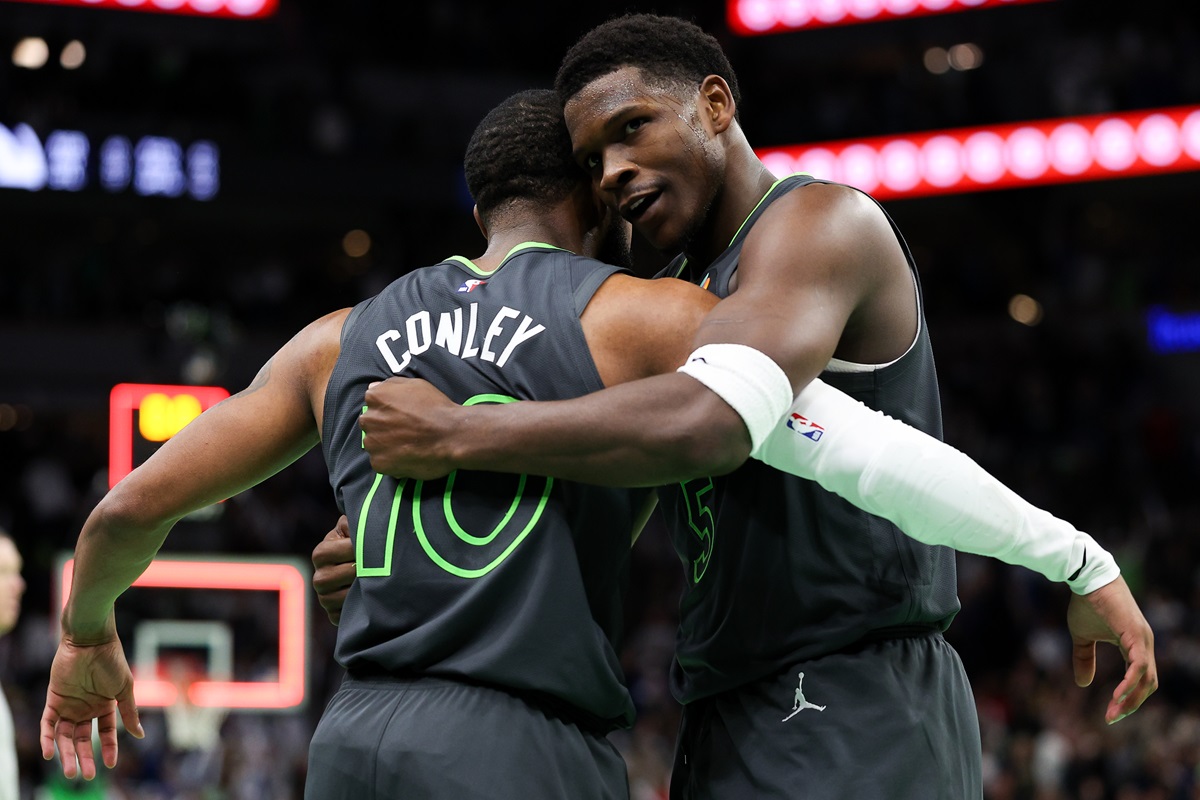 Anthony Edwards et Mike Conley Wolves