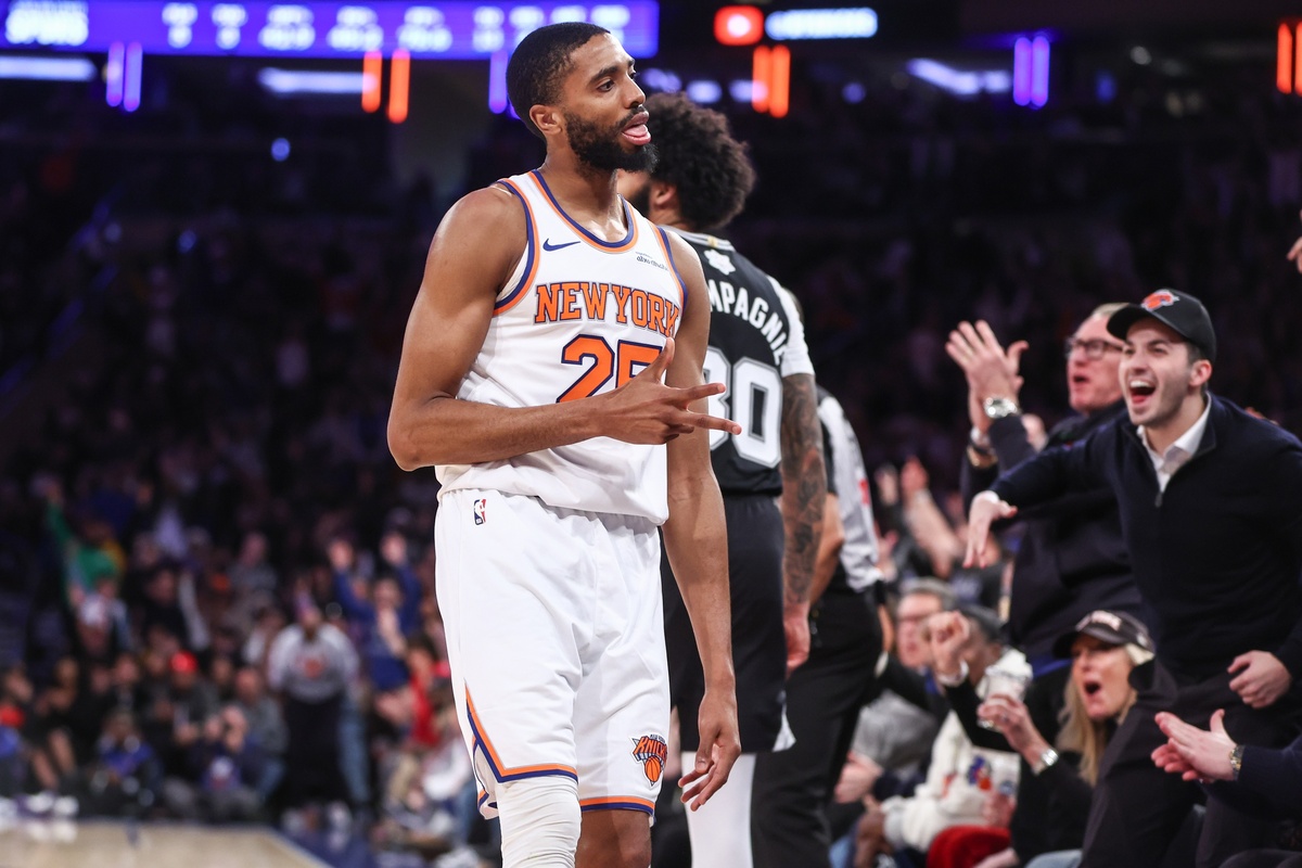 Mikal Bridges face à Victor Wembanyama