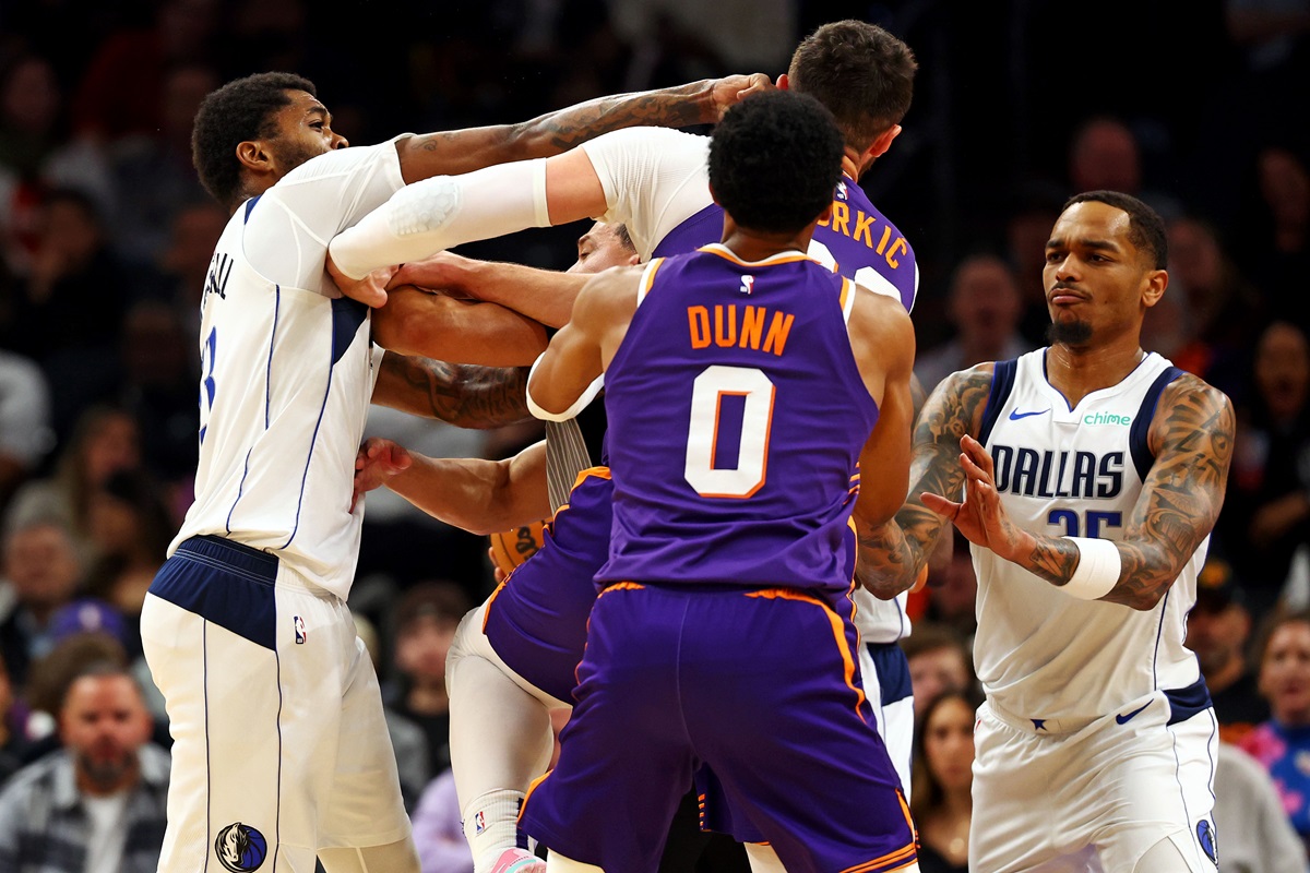 Jusuf Nurkic et Naji Marshall