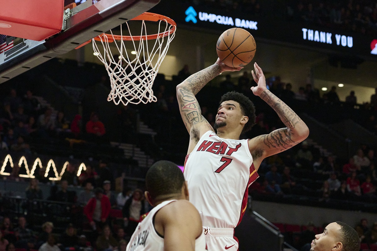 Kel'el Ware (Heat) contre les Blazers
