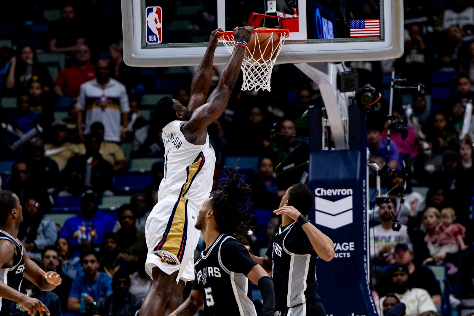 spurs pelicans