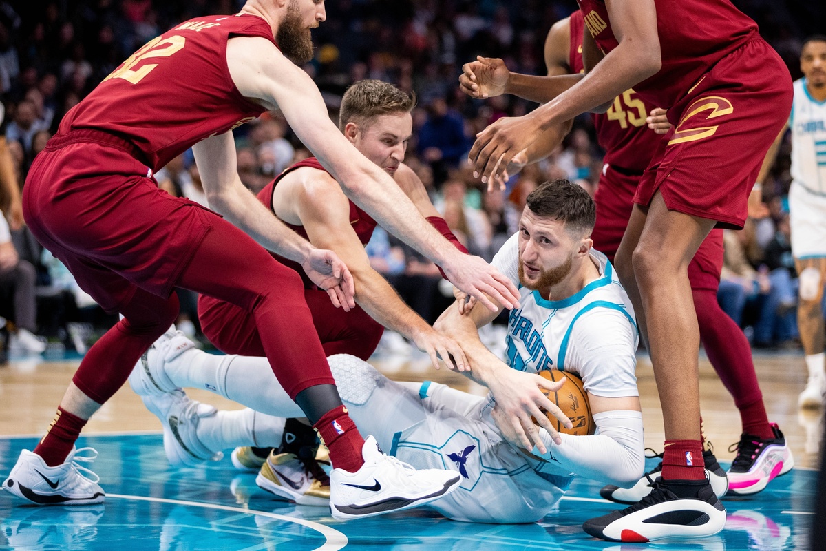 Les Cavaliers face aux Hornets
