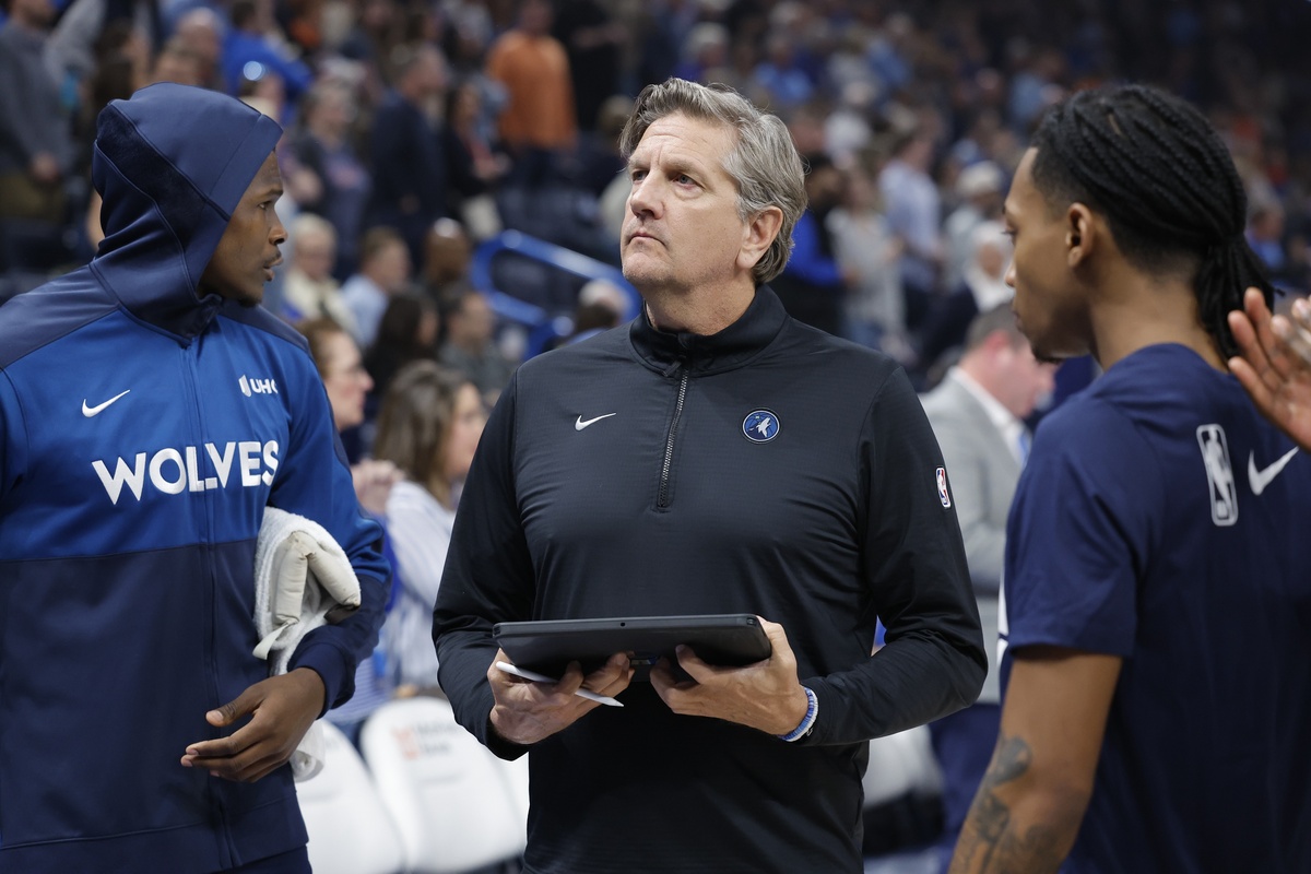 Chris Finch avec les Wolves