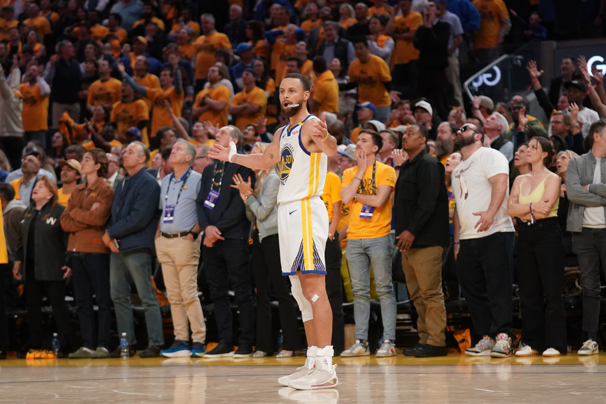 Stephen Curry and the Warriors in the NBA