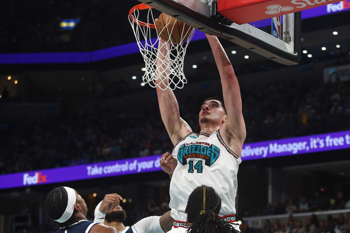 Zach Edey avec les Grizzlies