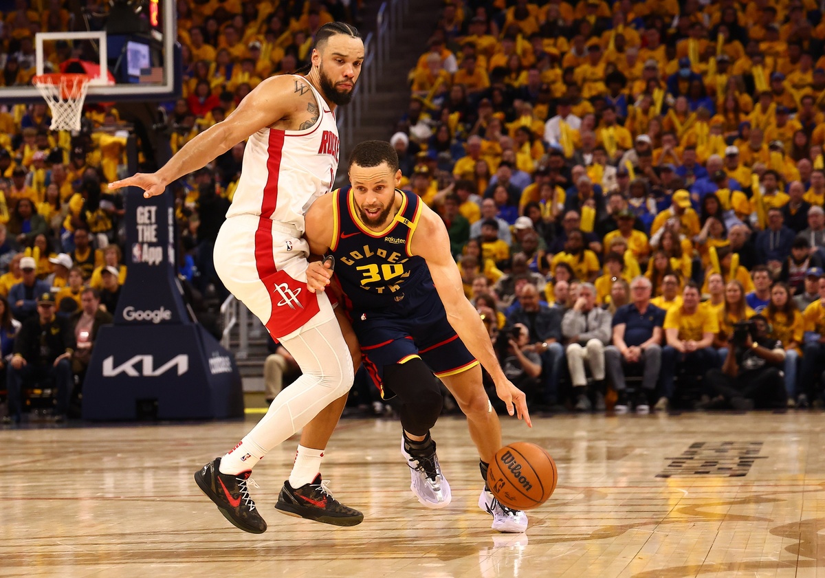 Dillon Brooks et Stephen Curry
