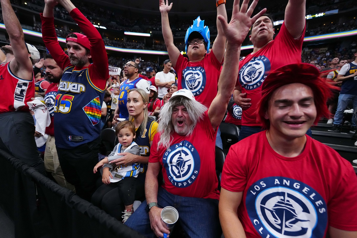 Clippers Wall