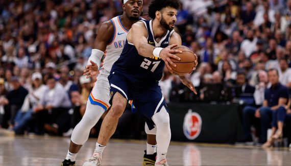Jamal Murray pris en tenaille par Lu Dort et le Thunder