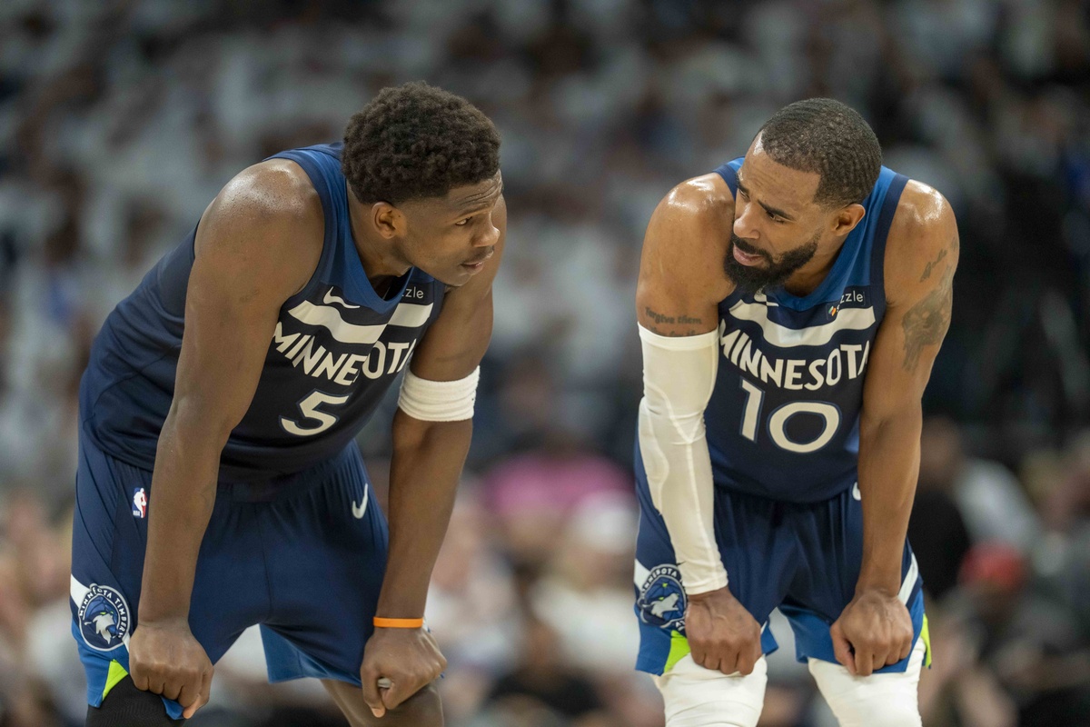 Mike Conley avec les Wolves