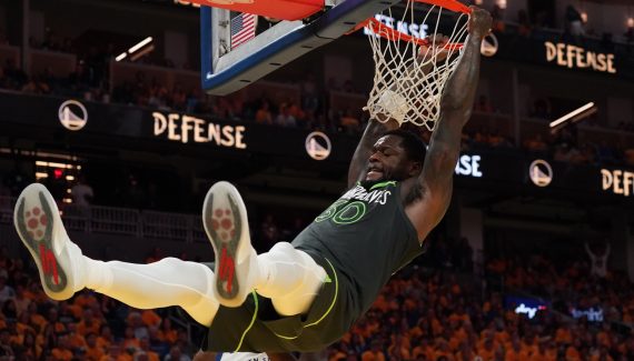Le MVP de la nuit | Julius Randle comme Kevin Garnett
