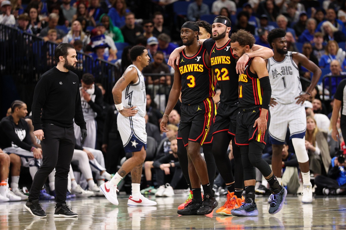 Larry Nance Jr. et Caris LeVert