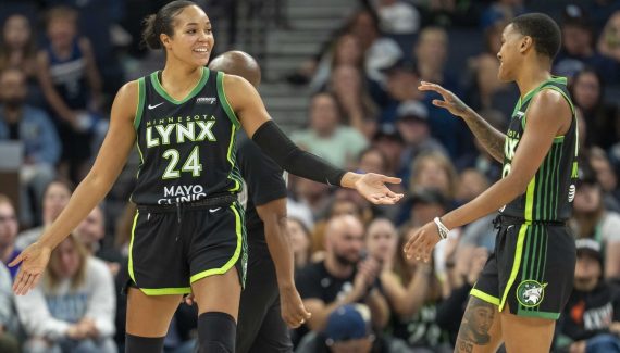 Large vainqueur du Phoenix Mercury, Minnesota fait le grand huit