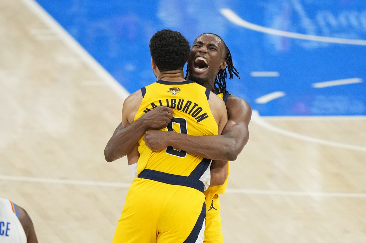 Aaron Nesmith (Pacers) contre le Thunder lors du Game 1