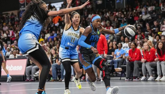 En mode record, Rhyne Howard coule le Sky d’Angel Reese
