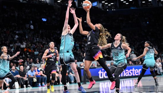 Monique Akoa Makani et le Mercury viennent à bout du Liberty