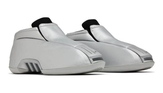 Dernier modèle adidas porté par Kobe Bryant, la Crazy 2 est de retour