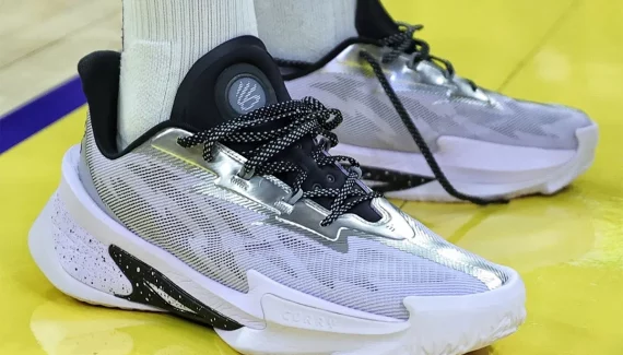 La Curry Series 7 débarque en France !