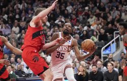 Même pour Kevin Durant, les Raptors ne lâcheront pas Jakob Poeltl