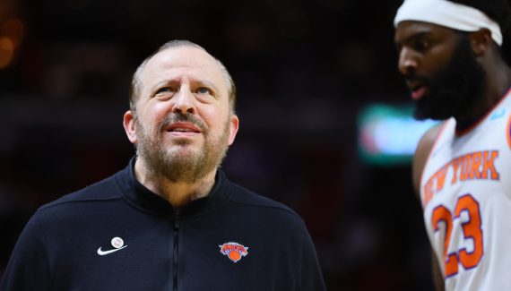 https://www.basketusa.com/wp-content/uploads/2025/06/tom-thibodeau-knicks-570x325.jpg